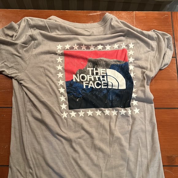 North Face Grey Tshirt - Picture 2 of 2